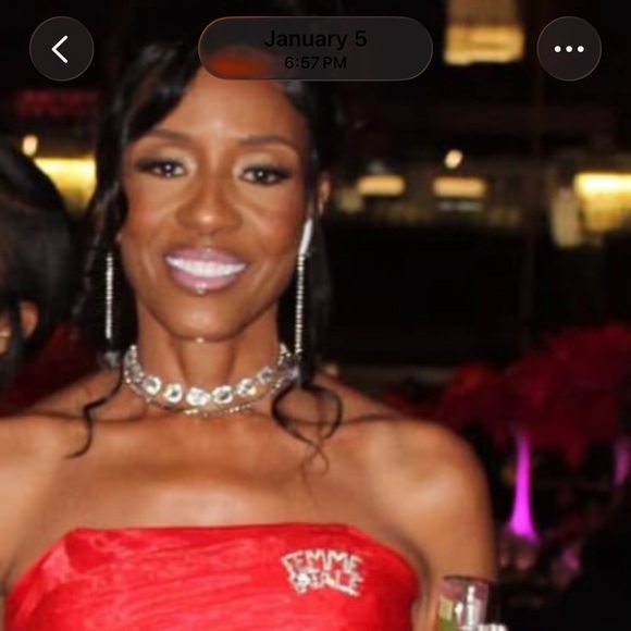 Meet your Posher, Rogerlyn - Picture 4 of 4